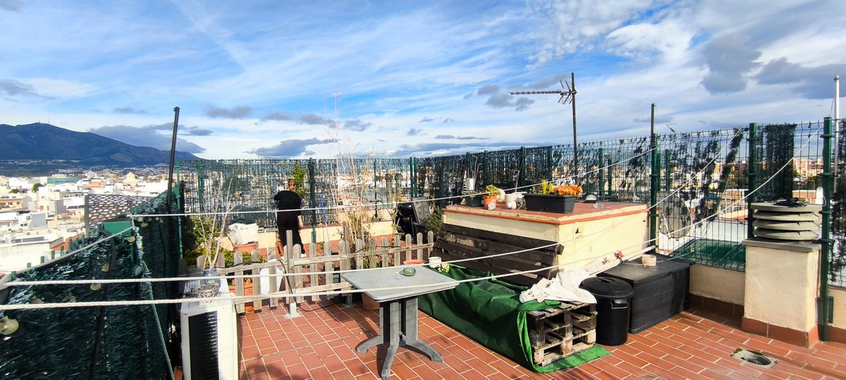 9143c1c9b09a5d3e55f699a290fb470f - 14