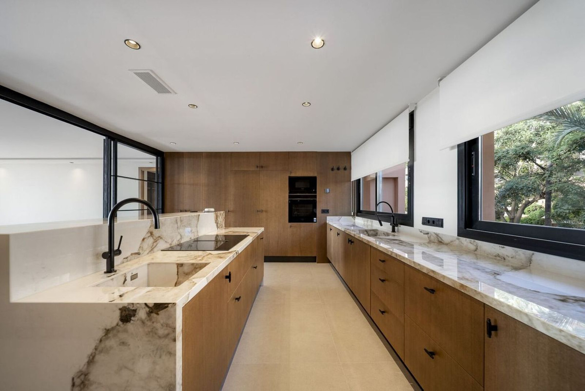 91e6eaea63f95ce1dca9134c8819503e - 18