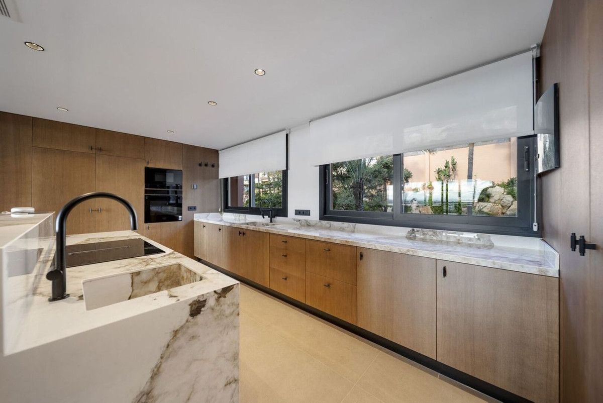 91e6eaea63f95ce1dca9134c8819503e - 19