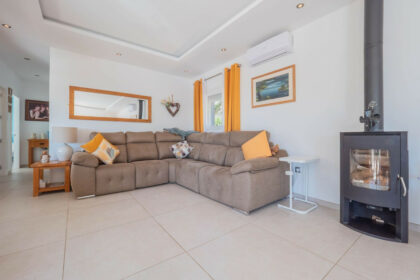 922bccd14ea5f4d3a727fbeafb86922b - 10