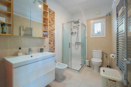 922bccd14ea5f4d3a727fbeafb86922b - 12