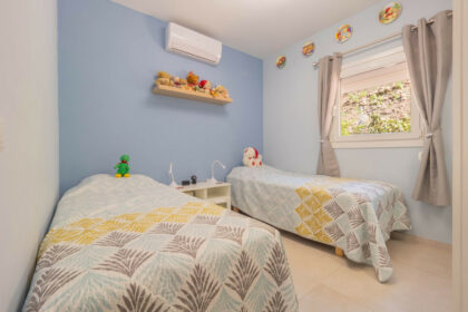 922bccd14ea5f4d3a727fbeafb86922b - 14