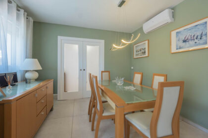 922bccd14ea5f4d3a727fbeafb86922b - 18