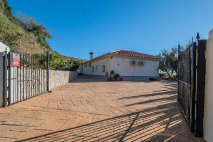 922bccd14ea5f4d3a727fbeafb86922b - 25