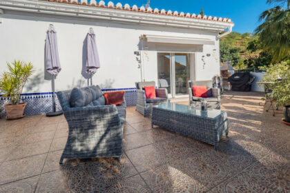 922bccd14ea5f4d3a727fbeafb86922b - 28