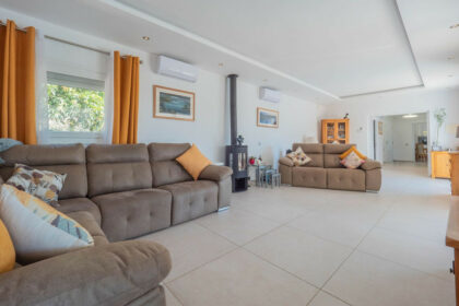 922bccd14ea5f4d3a727fbeafb86922b - 4