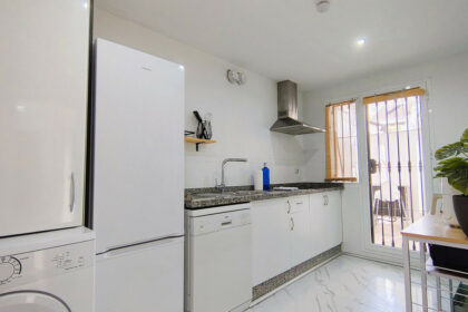 9263b79a53a37a4a4130f69a0360f9c6 - 16