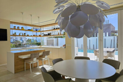 92812ee109c744043e37cc9e49e01e56 - 10