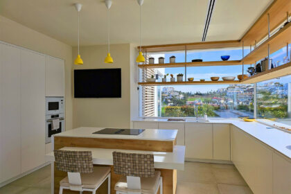 92812ee109c744043e37cc9e49e01e56 - 11