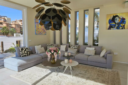 92812ee109c744043e37cc9e49e01e56 - 9