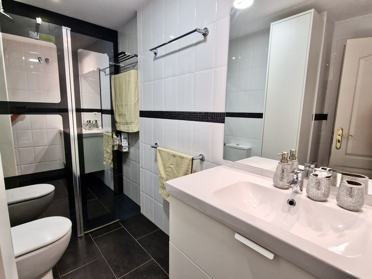 92ff7a9a35d5b08ece9c0749e5851846 - 24