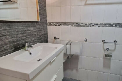 92ff7a9a35d5b08ece9c0749e5851846 - 27