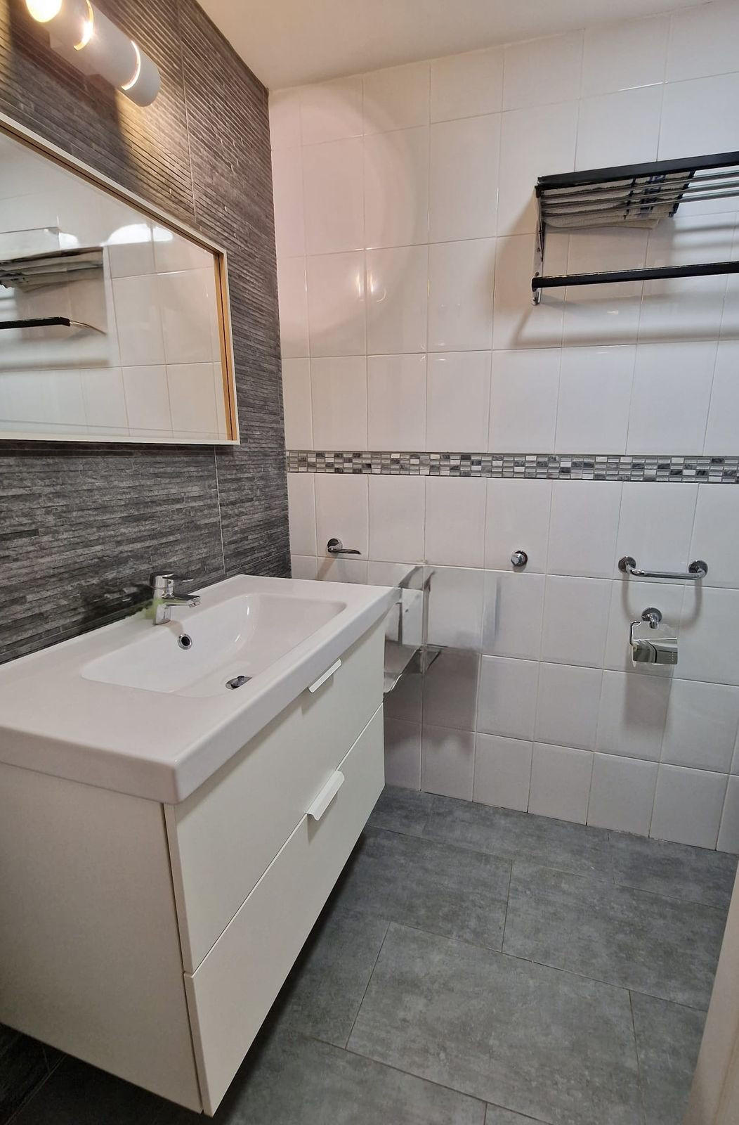 92ff7a9a35d5b08ece9c0749e5851846 - 27