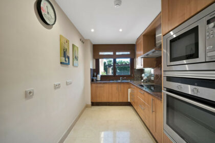 9376cb9c9337ba7d70b7f30532eb13b8 - 12