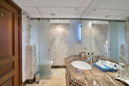 9376cb9c9337ba7d70b7f30532eb13b8 - 23