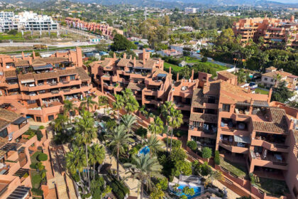 9376cb9c9337ba7d70b7f30532eb13b8 - 43