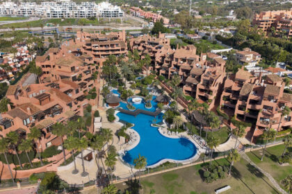 9376cb9c9337ba7d70b7f30532eb13b8 - 44