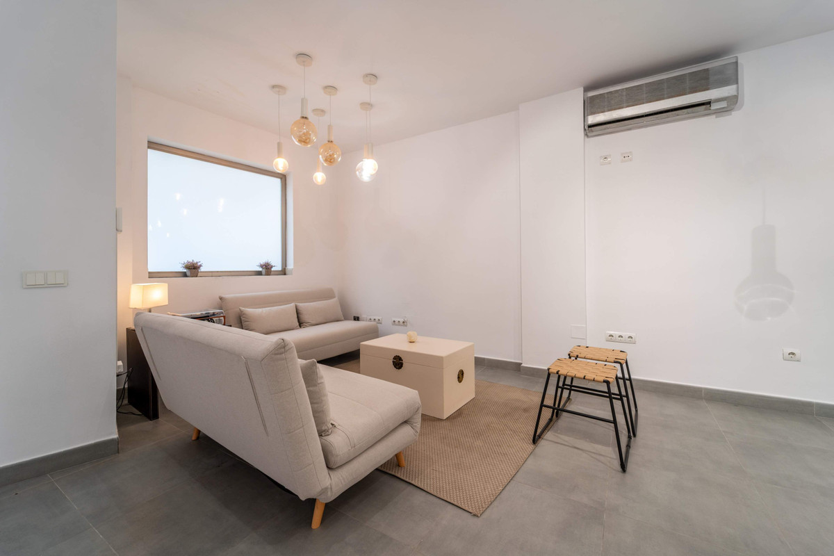 9406283a01f365cc821b2e60f2213baa - 20