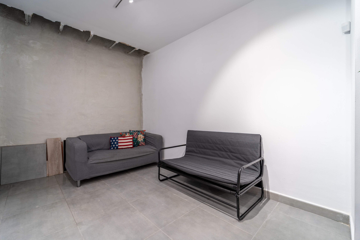 9406283a01f365cc821b2e60f2213baa - 23