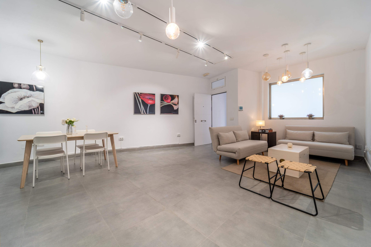 9406283a01f365cc821b2e60f2213baa - 32