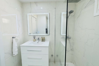 969d0f48b8844e4ecec32d2b5660e63a - 33