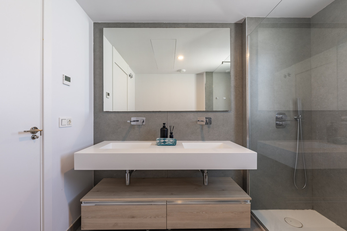 96aa86a7adc88f1f6153e57630191d0f - 21