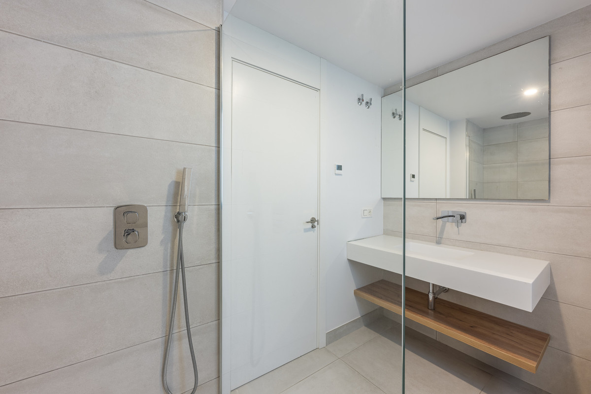 96aa86a7adc88f1f6153e57630191d0f - 24