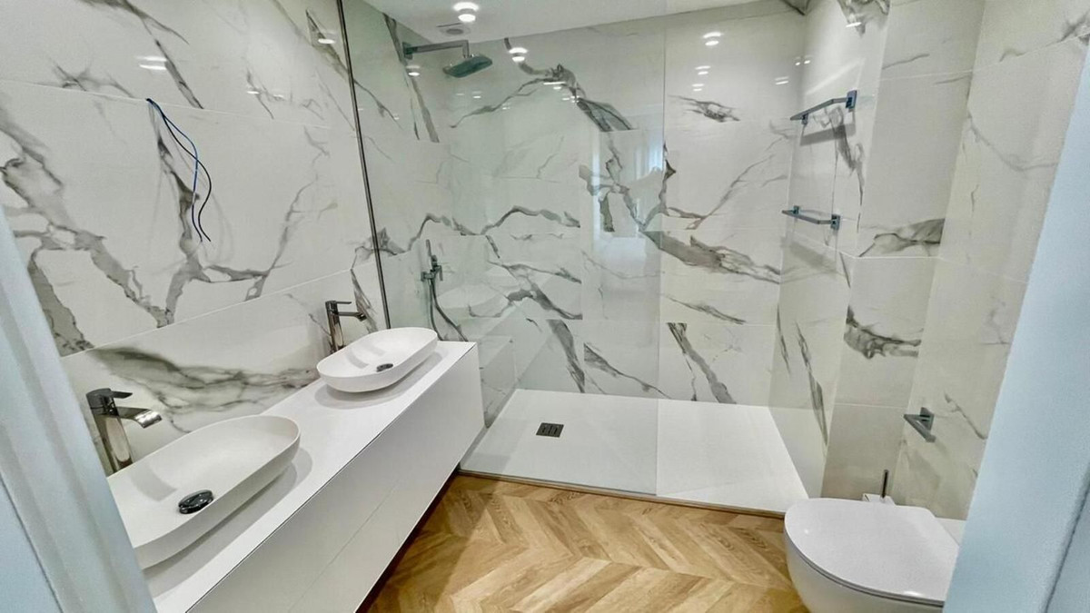 96df8c78be3a9bf4300ed7dbcf54371a - 35