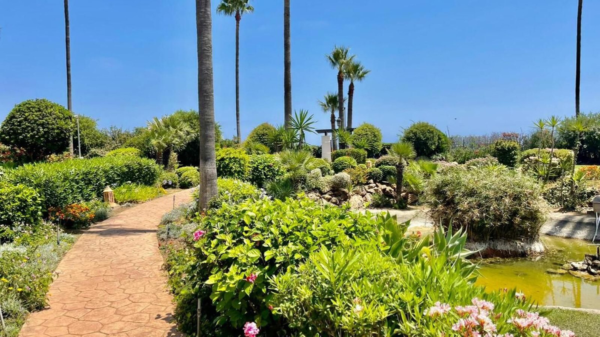 96df8c78be3a9bf4300ed7dbcf54371a - 44