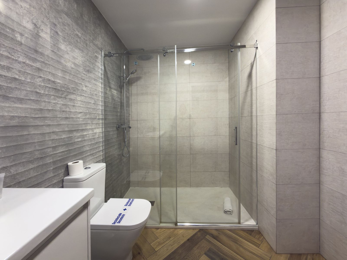 978e544763f468eaf06b6c9b1c62d631 - 16