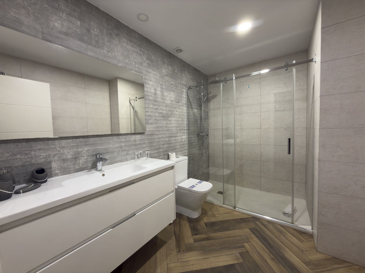 978e544763f468eaf06b6c9b1c62d631 - 17