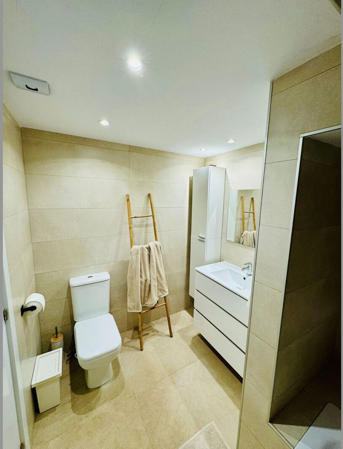 97aa0227bbc9c21bc930dbc221bda942 - 4