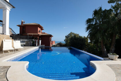 9b174fc390e0b9cb26941f08f762930b - 16