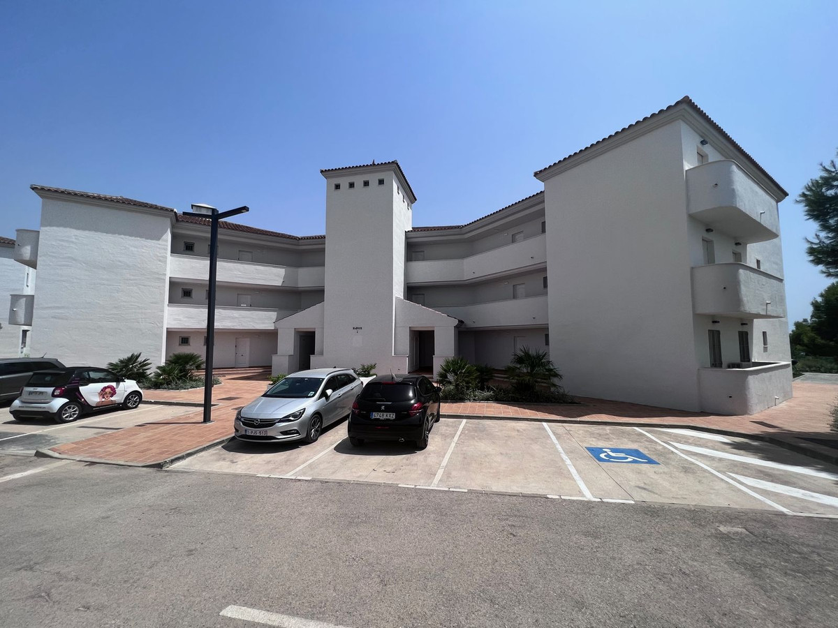 9b8eb15992decfc62bac0aeca79a9fde - 18