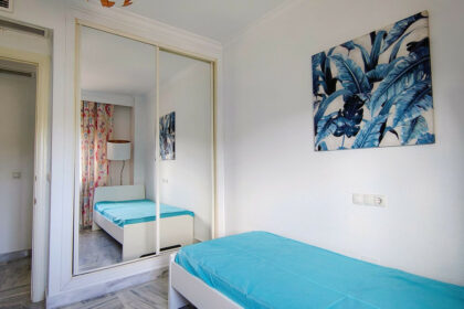 9bc0a25bf1f77d8129475c8680d7b6df - 18