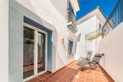 9da34879d5bcfb600cc5330a48745626 - 15