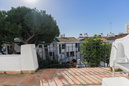 9e521b028666ddab72c3d0c6089a6f67 - 12