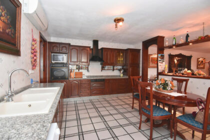 9f19a7fb38188c05870577ad305b1703 - 50