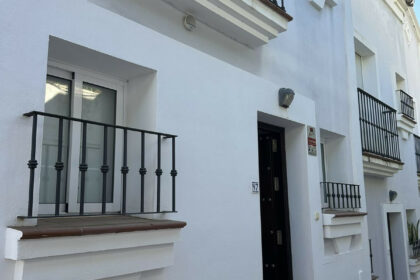 9f1cd381b57801ab82ae011f445c4906 - 1