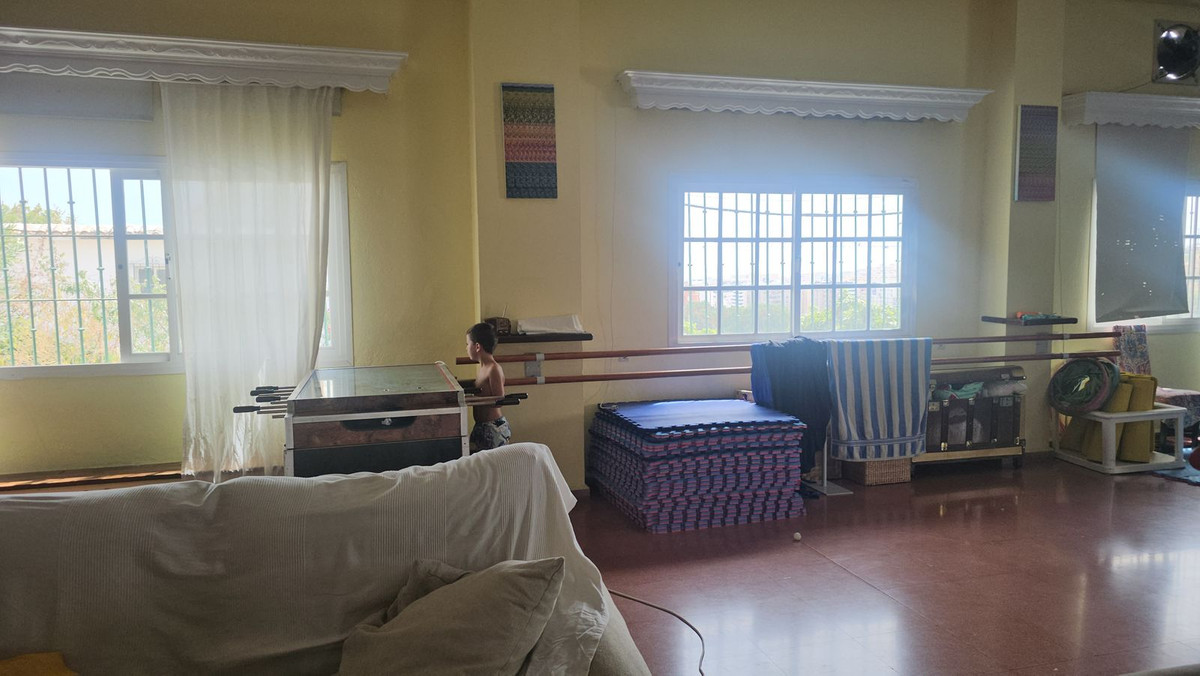 9f2bb77bb6a4952d4563d830b26113d4 - 11