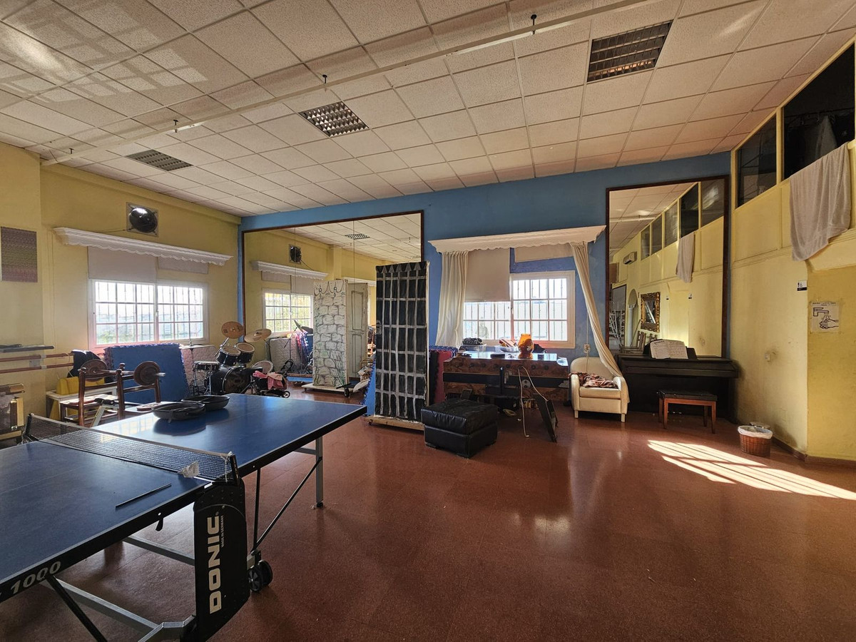 9f2bb77bb6a4952d4563d830b26113d4 - 12