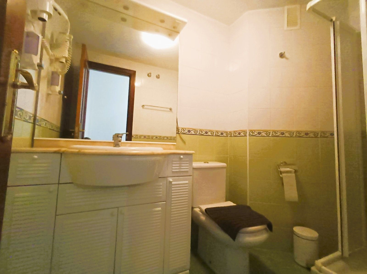 9ffe18697915e9b4640c002e1a49886f - 24