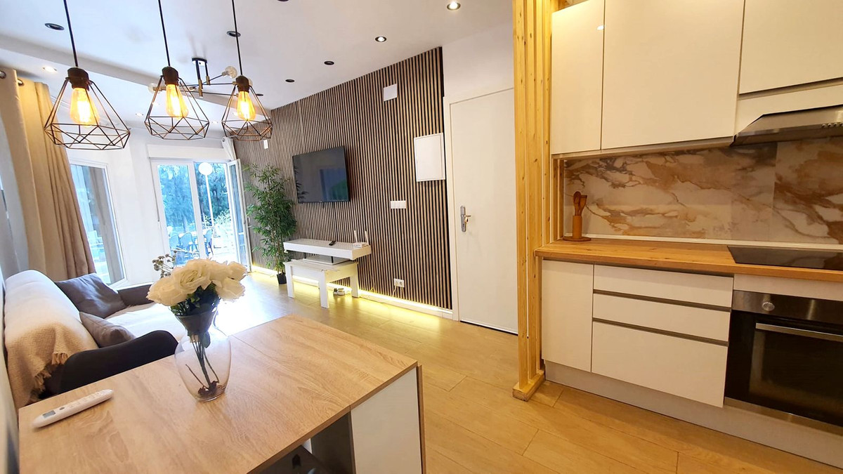 a04b685b3e3adae3d8e8c4e64d0f9f56 - 2