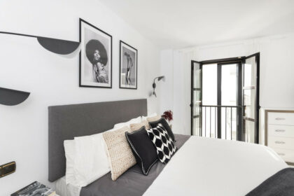 a1b3fb8d9c359c078e22f2b2812ae4c6 - 1