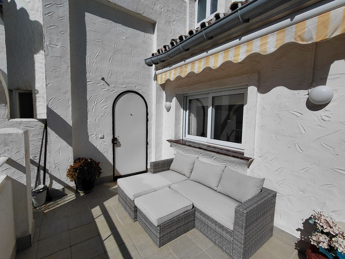 a523ab06dad68f0f419c4f6e2023892c - 18