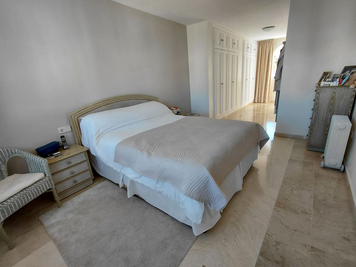 a523ab06dad68f0f419c4f6e2023892c - 33