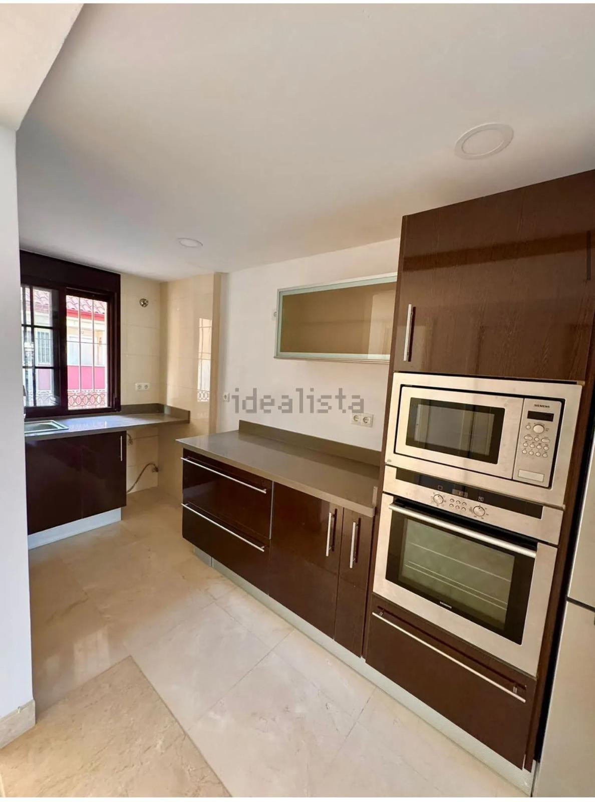 a744e4458140b5611fb119337865037a - 19