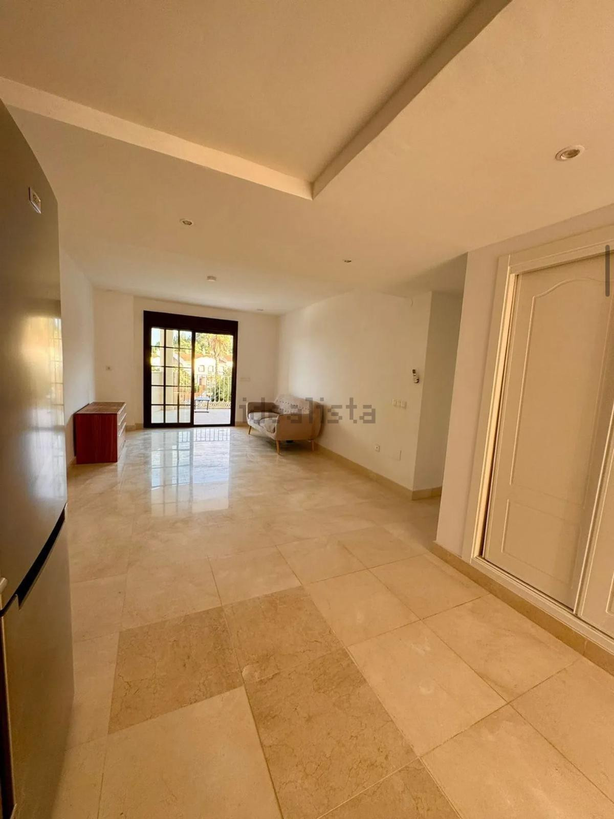 a744e4458140b5611fb119337865037a - 20