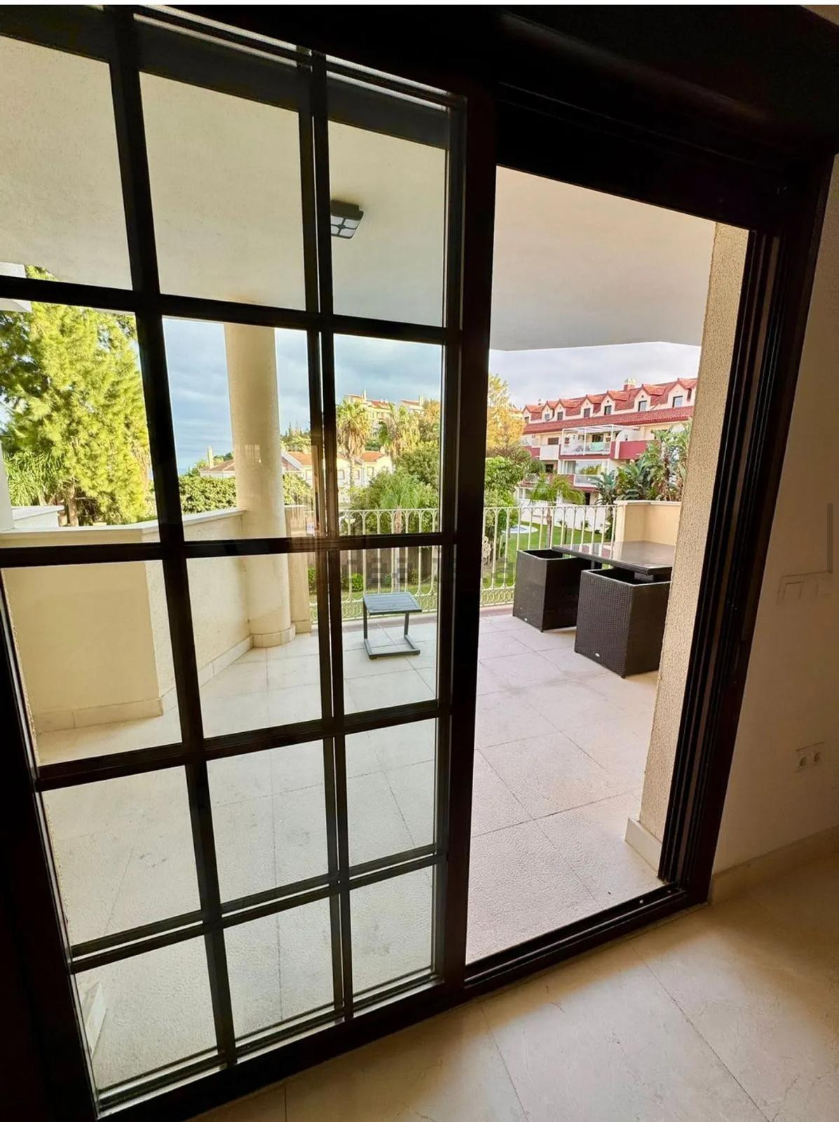 a744e4458140b5611fb119337865037a - 24