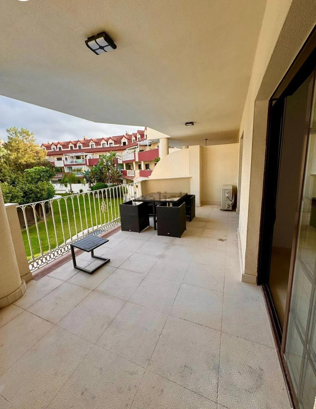 a744e4458140b5611fb119337865037a - 34